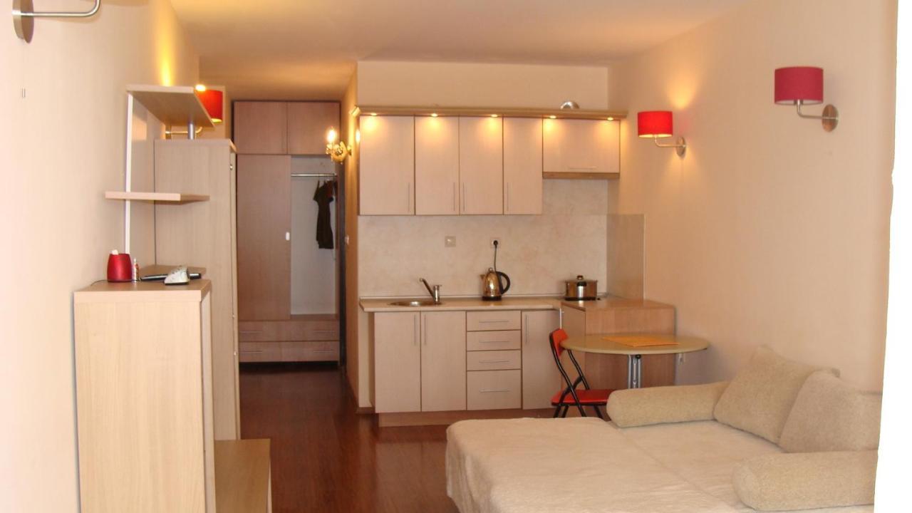 Admiral Apartments Golden Sands Room photo